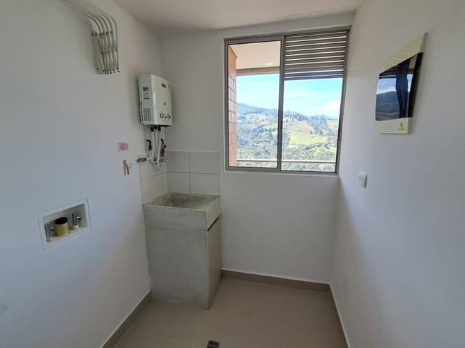 Apartamento de 3 alcobas en arriendo en Monteazul, Sabaneta, 68 m² · foto 8 de 17