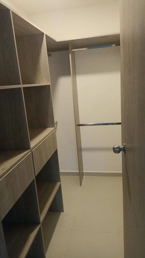 Apartamento de 3 alcobas en venta en Zona Industrial No. 1, Itagüí, 63 m² · foto 2 de 17
