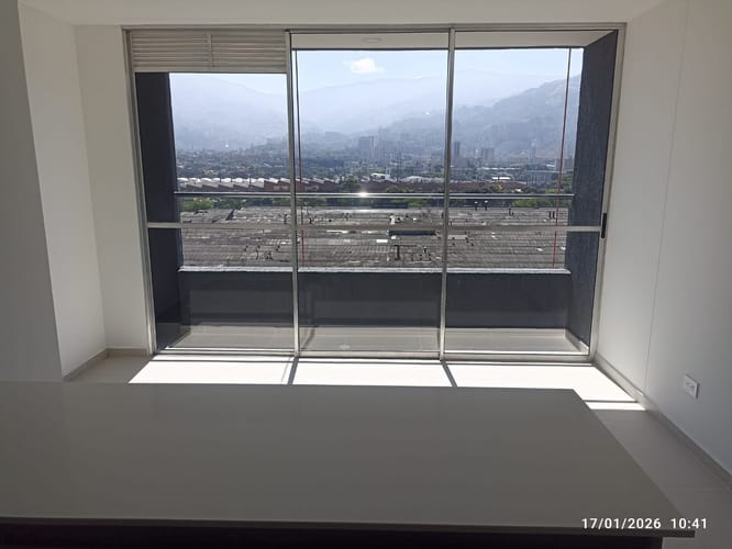 Apartamento de 3 alcobas en venta en Zona Industrial No. 1, Itagüí, 63 m² · foto 9 de 17
