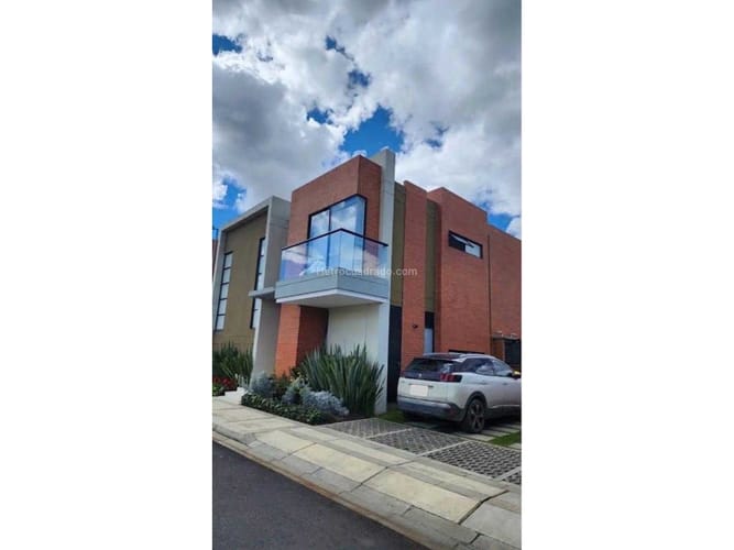 Casa de 3 alcobas en arriendo en Cr. Caminos De Chunugua, Cajicá, 134 m² · foto 1 de 13