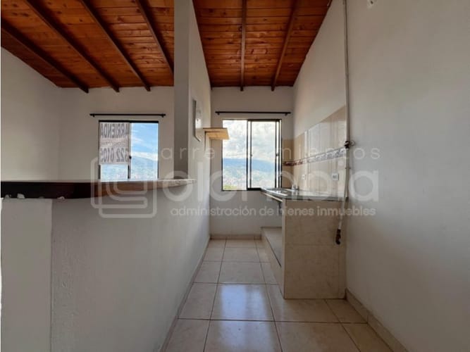 Apartaestudio en arriendo en Los Gomez, Itagüí, 50 m² · foto 3 de 11