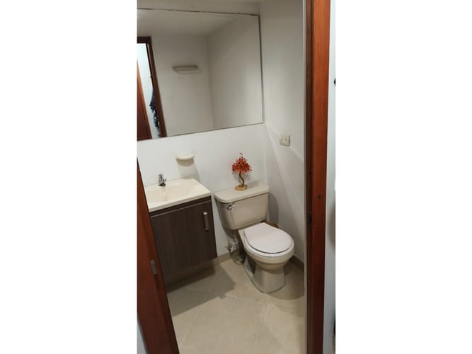 Apartamento de 3 alcobas en venta en Loma Del Indio, Medellín, 60 m² · foto 2 de 21