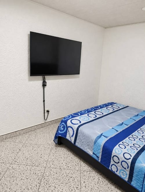 Casa de 9 alcobas en venta en La Estrada, Bogotá, 262 m² · foto 11 de 16