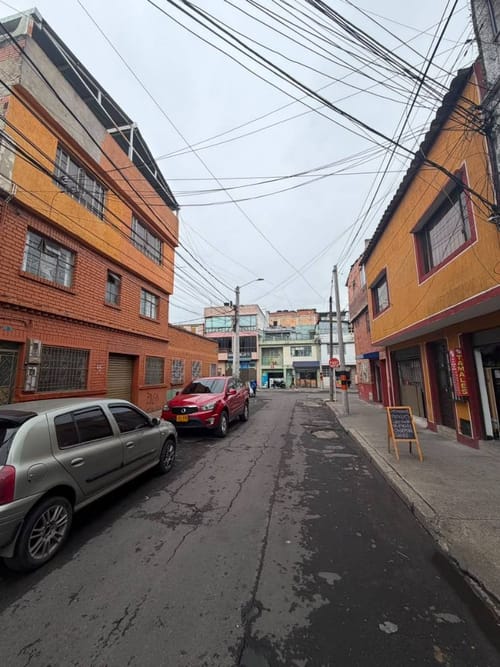 Casa de 9 alcobas en venta en La Estrada, Bogotá, 262 m² · foto 14 de 16