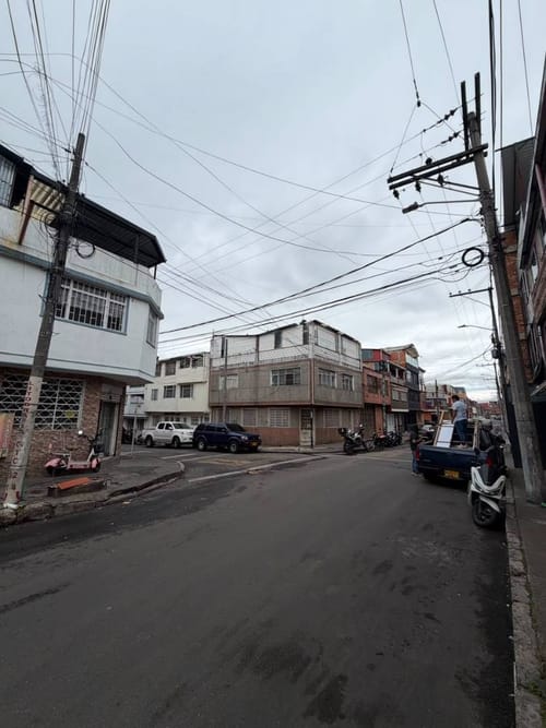 Casa de 9 alcobas en venta en La Estrada, Bogotá, 262 m² · foto 15 de 16