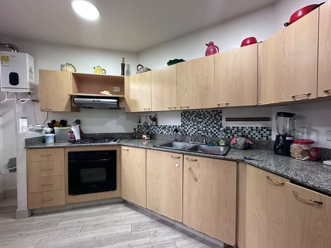 Apartamento de 3 alcobas en venta en El Poblado, Medellín, 161 m² · foto 7 de 19