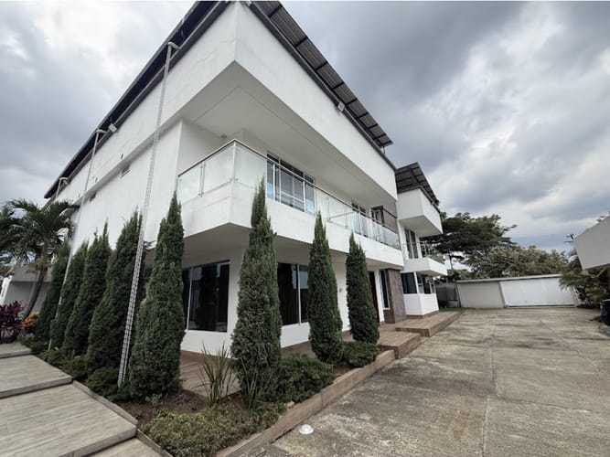Casa de 4 alcobas en venta en La Morada, Jamundí, 630 m² · foto 1 de 24