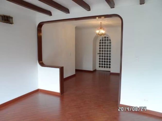 Apartamento de 4 alcobas en arriendo en Chicó Navarra, Bogotá, 300 m² · foto 7 de 10
