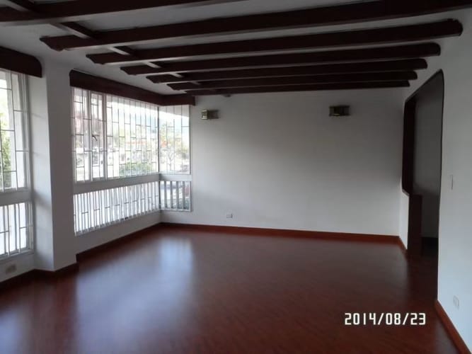 Apartamento de 4 alcobas en arriendo en Chicó Navarra, Bogotá, 300 m² · foto 8 de 10