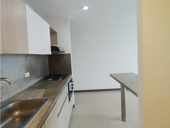 Apartamento de 3 alcobas en arriendo en Parque Residencial La Sabana, Sabaneta, 76 m² · foto 3 de 13