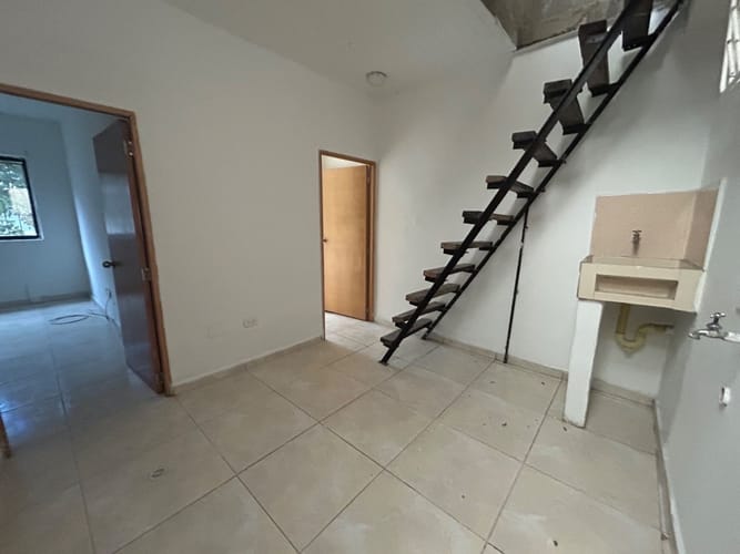 Casa de 4 alcobas en arriendo en Los Pinos, Medellín, 80 m² · foto 2 de 14
