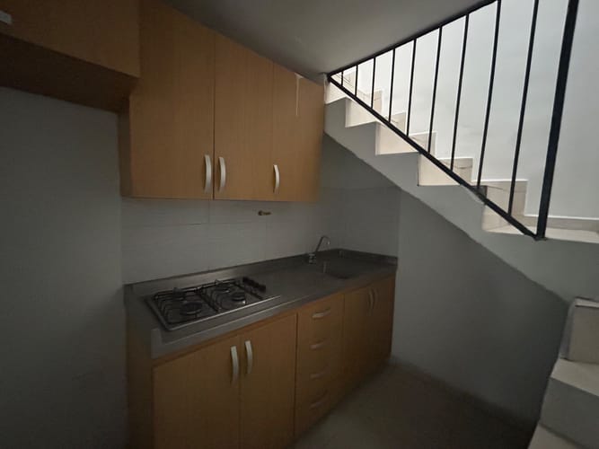 Casa de 4 alcobas en arriendo en Los Pinos, Medellín, 80 m² · foto 3 de 14