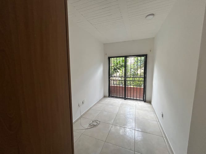 Casa de 4 alcobas en arriendo en Los Pinos, Medellín, 80 m² · foto 8 de 14