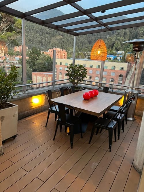 Apartamento de 3 alcobas en arriendo en Los Rosales, Bogotá, 232 m² · foto 6 de 12
