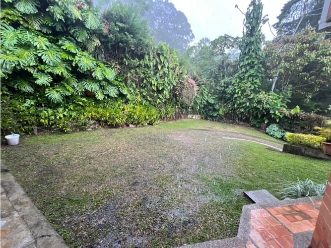 Casa de 4 alcobas en arriendo en San Lucas, Envigado, 300 m² · foto 6 de 24