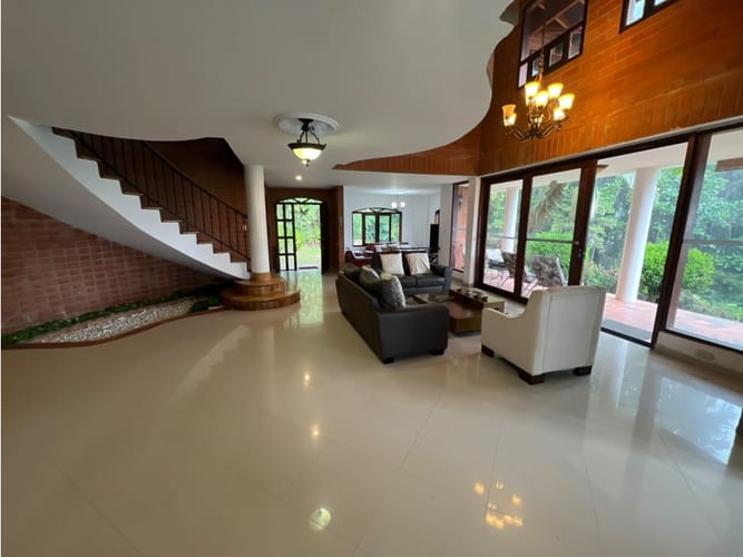 Casa de 4 alcobas en arriendo en San Lucas, Envigado, 300 m² · foto 10 de 24