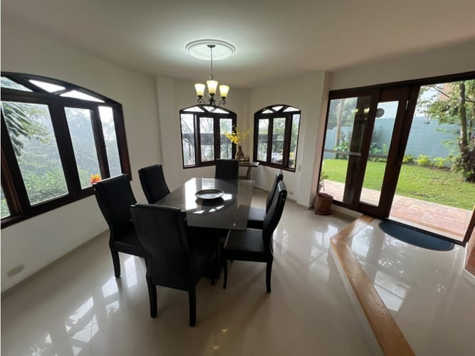 Casa de 4 alcobas en arriendo en San Lucas, Envigado, 300 m² · foto 11 de 24