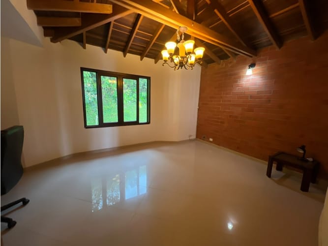 Casa de 4 alcobas en arriendo en San Lucas, Envigado, 300 m² · foto 16 de 24