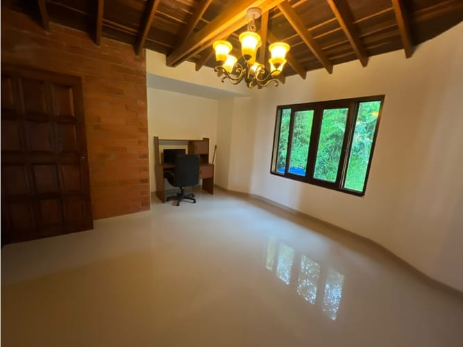 Casa de 4 alcobas en arriendo en San Lucas, Envigado, 300 m² · foto 17 de 24