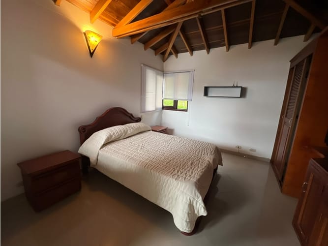 Casa de 4 alcobas en arriendo en San Lucas, Envigado, 300 m² · foto 18 de 24