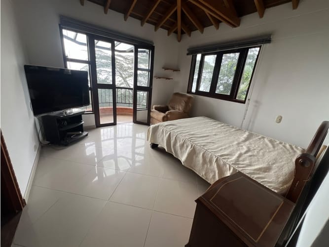 Casa de 4 alcobas en arriendo en San Lucas, Envigado, 300 m² · foto 20 de 24