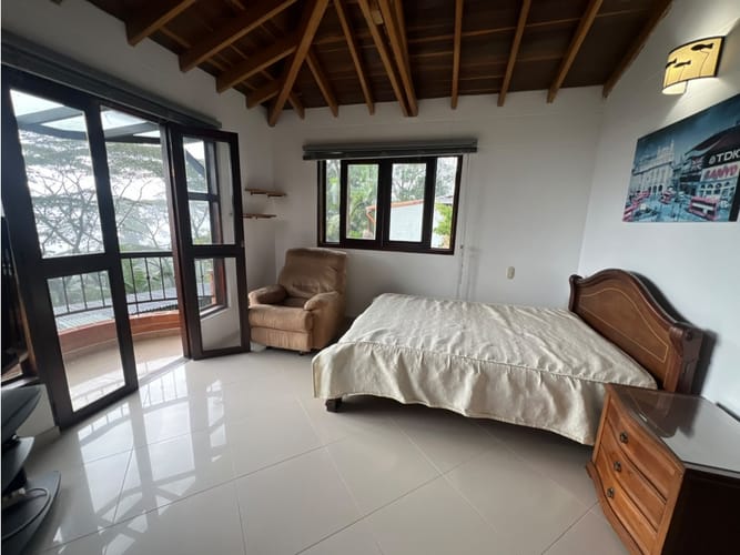 Casa de 4 alcobas en arriendo en San Lucas, Envigado, 300 m² · foto 21 de 24