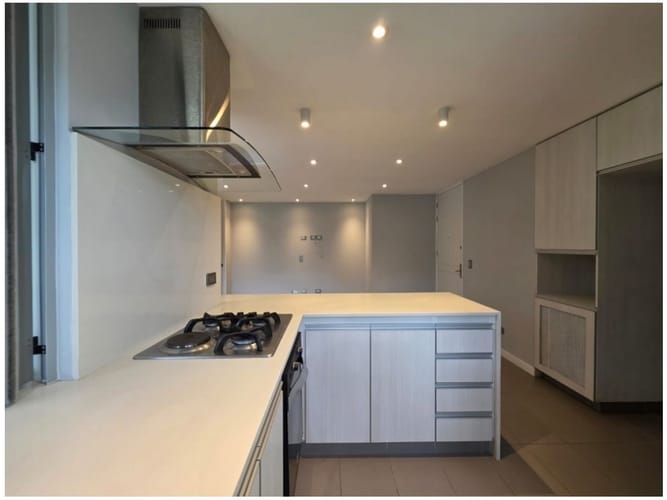 Apartamento de 2 alcobas en venta en El Poblado, Medellín, 80 m² · foto 6 de 19