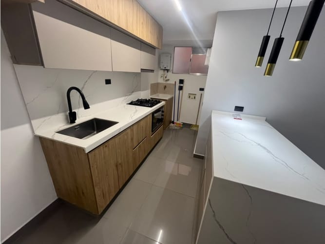 Apartamento de 3 alcobas en arriendo en Ciudad Del Río, Medellín, 66 m² · foto 1 de 13