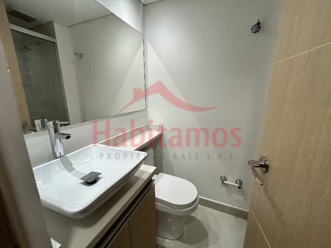 Apartamento de 3 alcobas en arriendo en San Remo, Sabaneta, 85 m² · foto 2 de 14