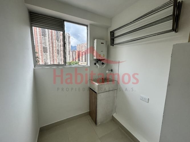 Apartamento de 3 alcobas en arriendo en San Remo, Sabaneta, 85 m² · foto 11 de 14