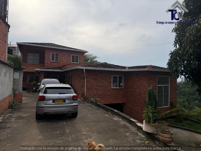 Casa de 8 alcobas en venta en Lagos Del Cacique, Bucaramanga, 660 m² · foto 1 de 18