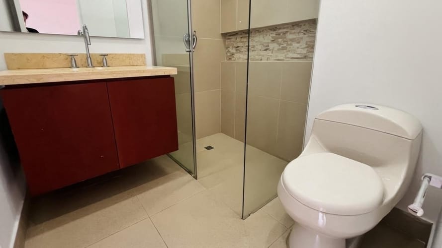 Apartamento de 4 alcobas en arriendo en Santa Barbara, Bogotá, 220 m² · foto 12 de 24
