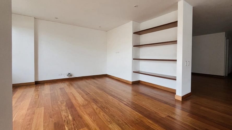 Apartamento de 4 alcobas en arriendo en Santa Barbara, Bogotá, 220 m² · foto 5 de 24
