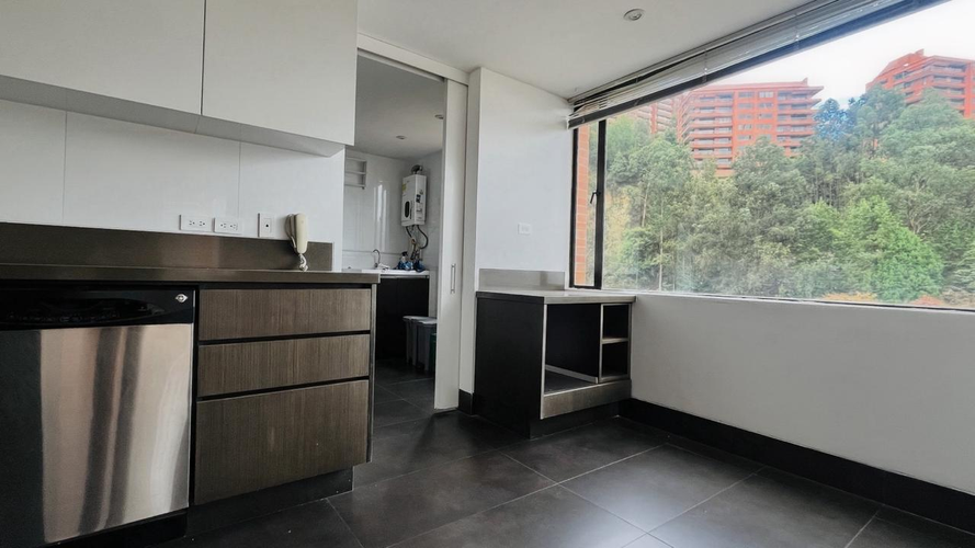 Apartamento de 4 alcobas en arriendo en Santa Barbara, Bogotá, 220 m² · foto 21 de 24