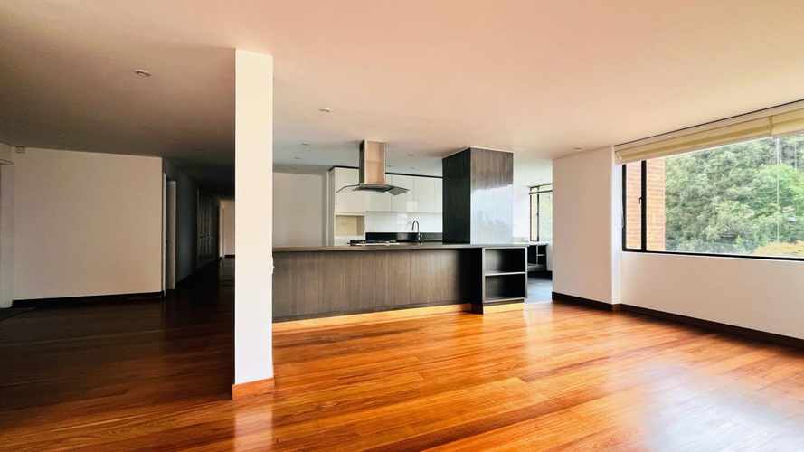 Apartamento de 4 alcobas en arriendo en Santa Barbara, Bogotá, 220 m² · foto 9 de 24