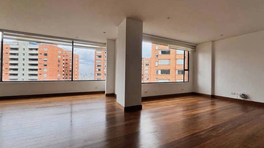Apartamento de 4 alcobas en arriendo en Santa Barbara, Bogotá, 220 m² · foto 10 de 24