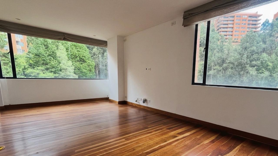 Apartamento de 4 alcobas en arriendo en Santa Barbara, Bogotá, 220 m² · foto 23 de 24
