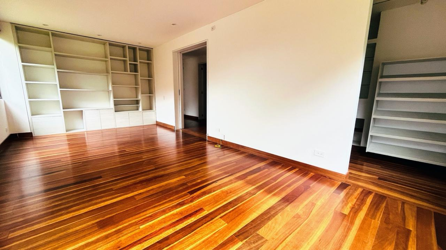 Apartamento de 4 alcobas en arriendo en Santa Barbara, Bogotá, 220 m² · foto 18 de 24