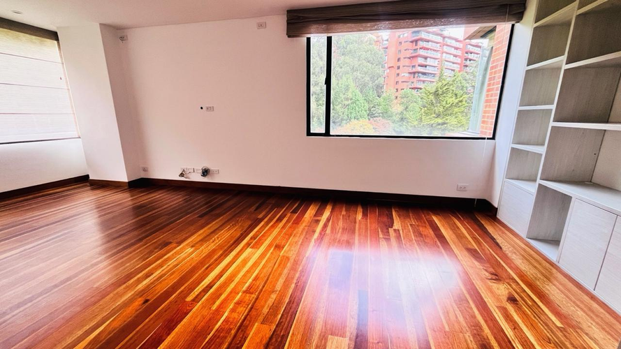 Apartamento de 4 alcobas en arriendo en Santa Barbara, Bogotá, 220 m² · foto 13 de 24