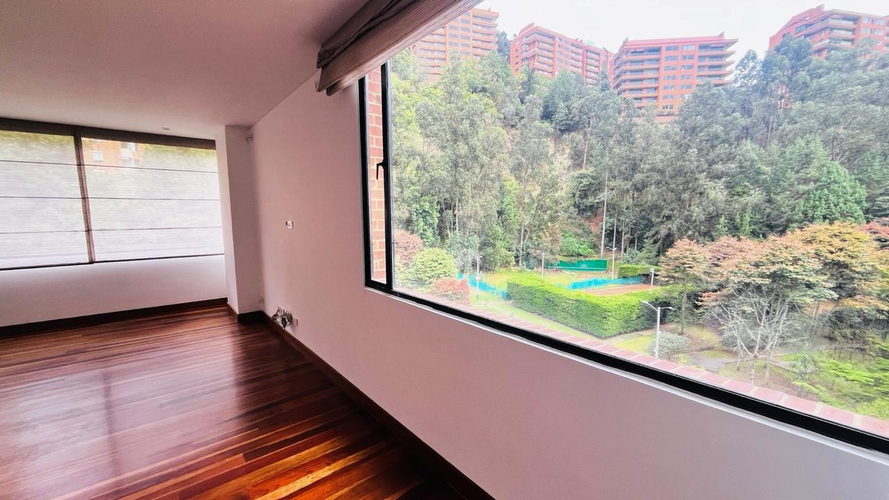 Apartamento de 4 alcobas en arriendo en Santa Barbara, Bogotá, 220 m² · foto 15 de 24