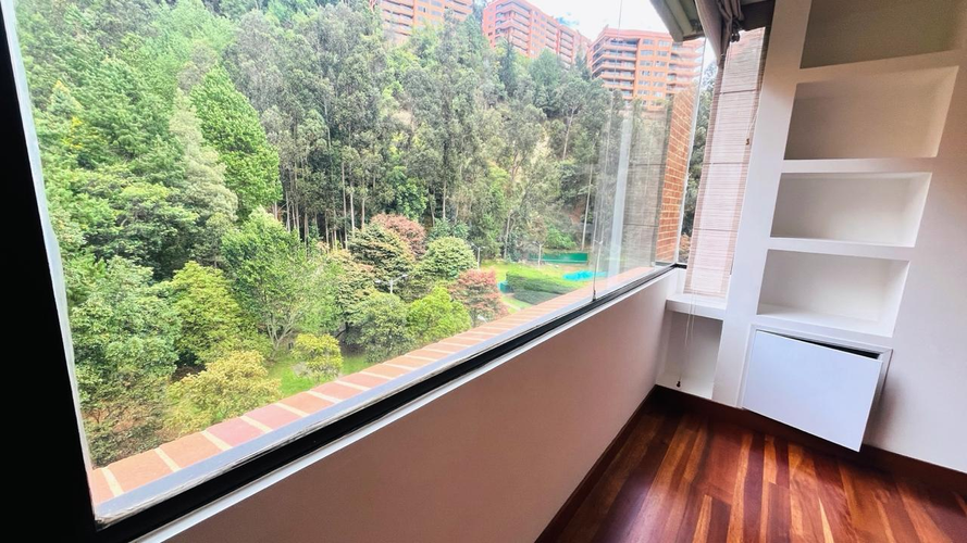 Apartamento de 4 alcobas en arriendo en Santa Barbara, Bogotá, 220 m² · foto 17 de 24