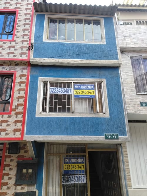 Casa de 3 alcobas en arriendo en Claret, Bogotá, 36 m² · foto 1 de 13