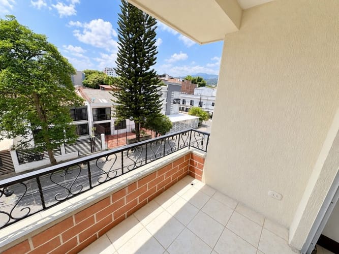 Apartamento de 3 alcobas en venta en El Refugio, Cali, 67 m² · foto 2 de 23