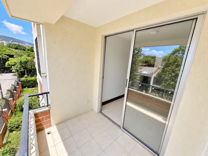 Apartamento de 3 alcobas en venta en El Refugio, Cali, 67 m² · foto 3 de 23