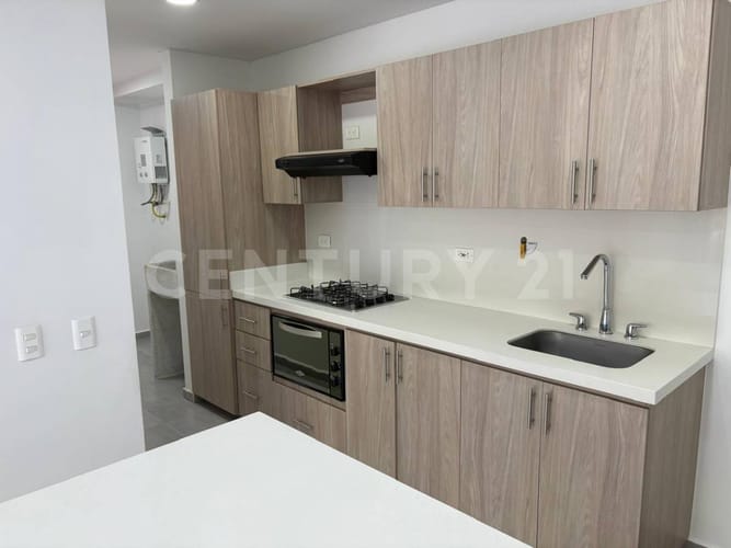 Apartamento de 3 alcobas en venta en El Salado, Envigado, 81 m² · foto 2 de 24