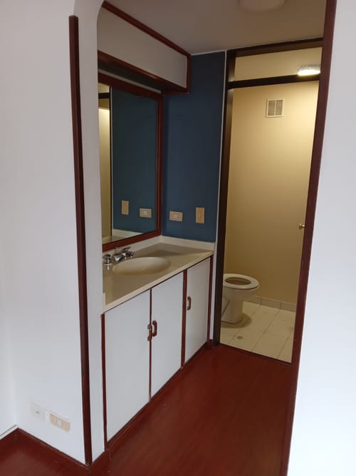Apartamento de 3 alcobas en venta en Santa Teresa, Bogotá, 68 m² · foto 2 de 16