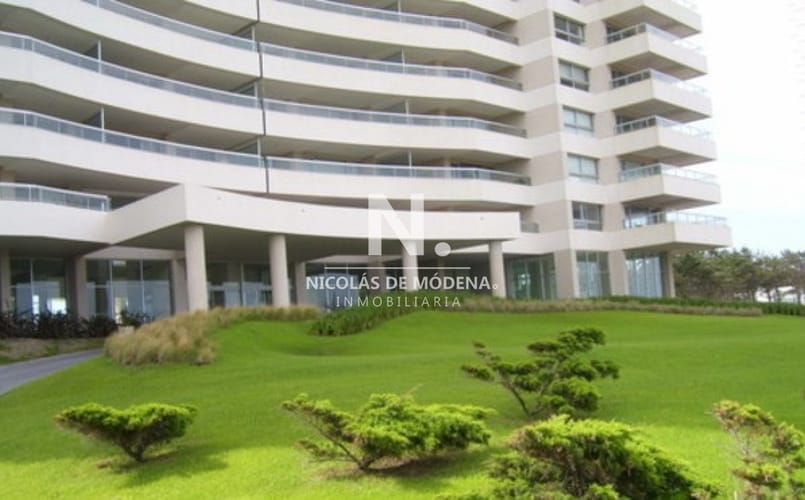 Apartamento de lujo frente al mar en Torre Lobos - Playa Brava, Punta del Este de 3 dormitorios con vista inigualable · Foto 4