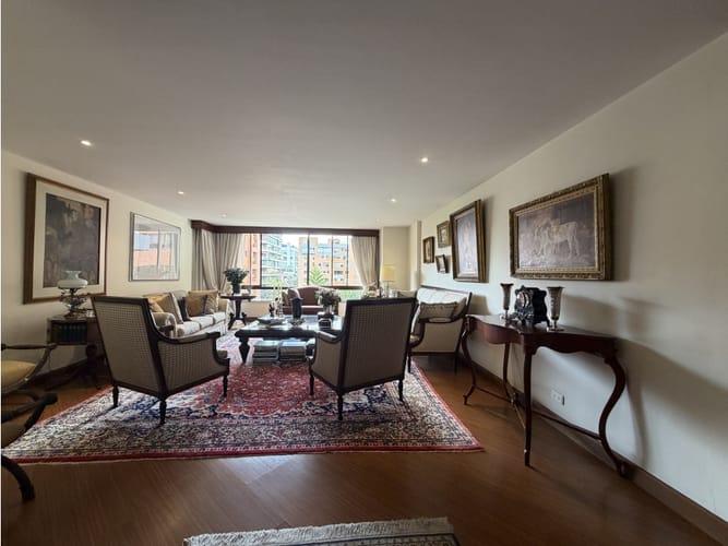 Apartamento de 3 alcobas en venta en El Retiro, Bogotá, 262 m² · foto 4 de 21