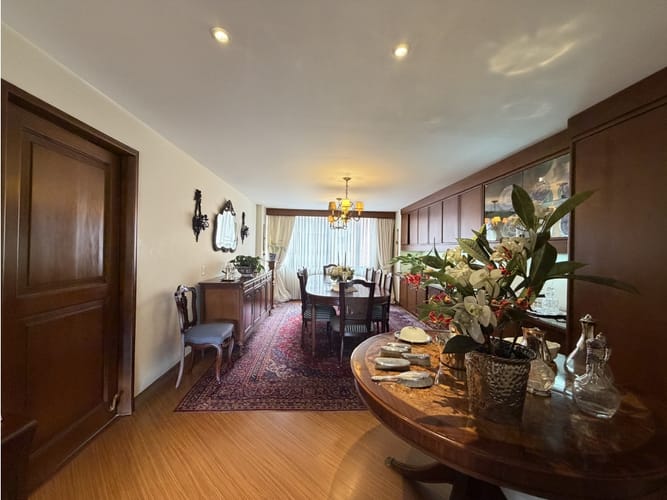 Apartamento de 3 alcobas en venta en El Retiro, Bogotá, 262 m² · foto 5 de 21