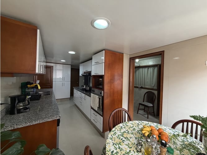 Apartamento de 3 alcobas en venta en El Retiro, Bogotá, 262 m² · foto 9 de 21